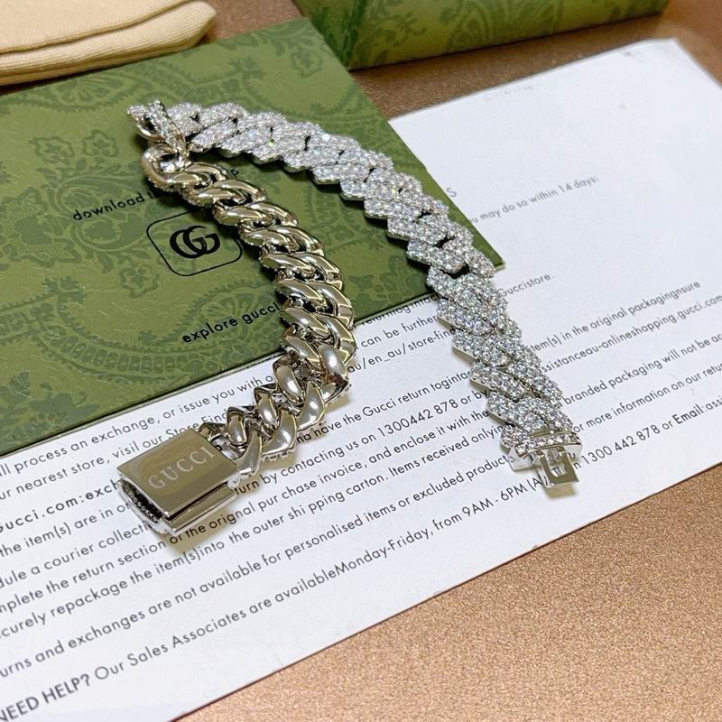 Gucci Bracelet 10yxx55